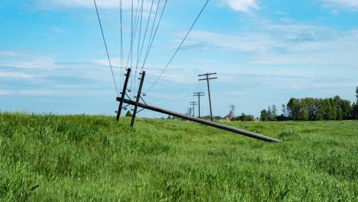 fallen on the field pole with electricity. wear support it is time to change