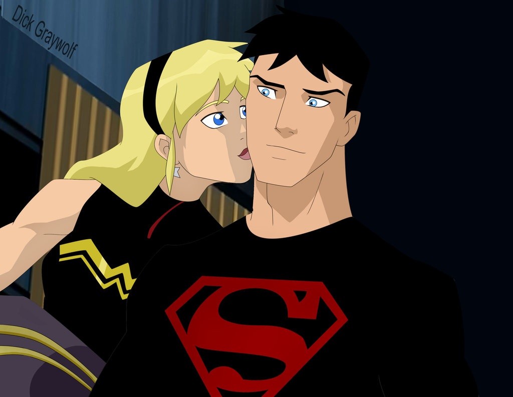 Superboy kiss wondergirl