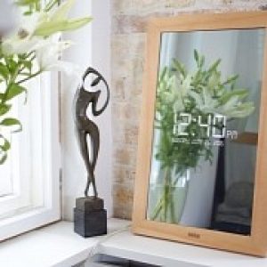 Smart mirror brings windows 10 on your wall
