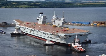 Uk s largest warship hms queen elizabeth runs windows xp