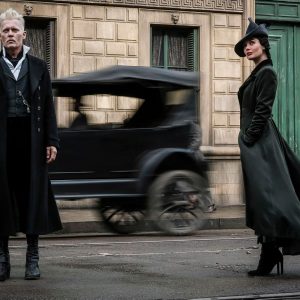 Fantastic beasts the crimes of grindelwald car scene