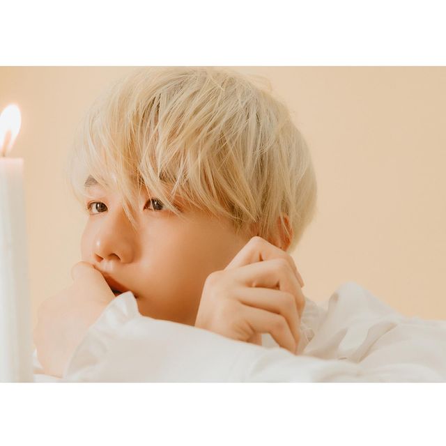Baekhyun face blonde hair