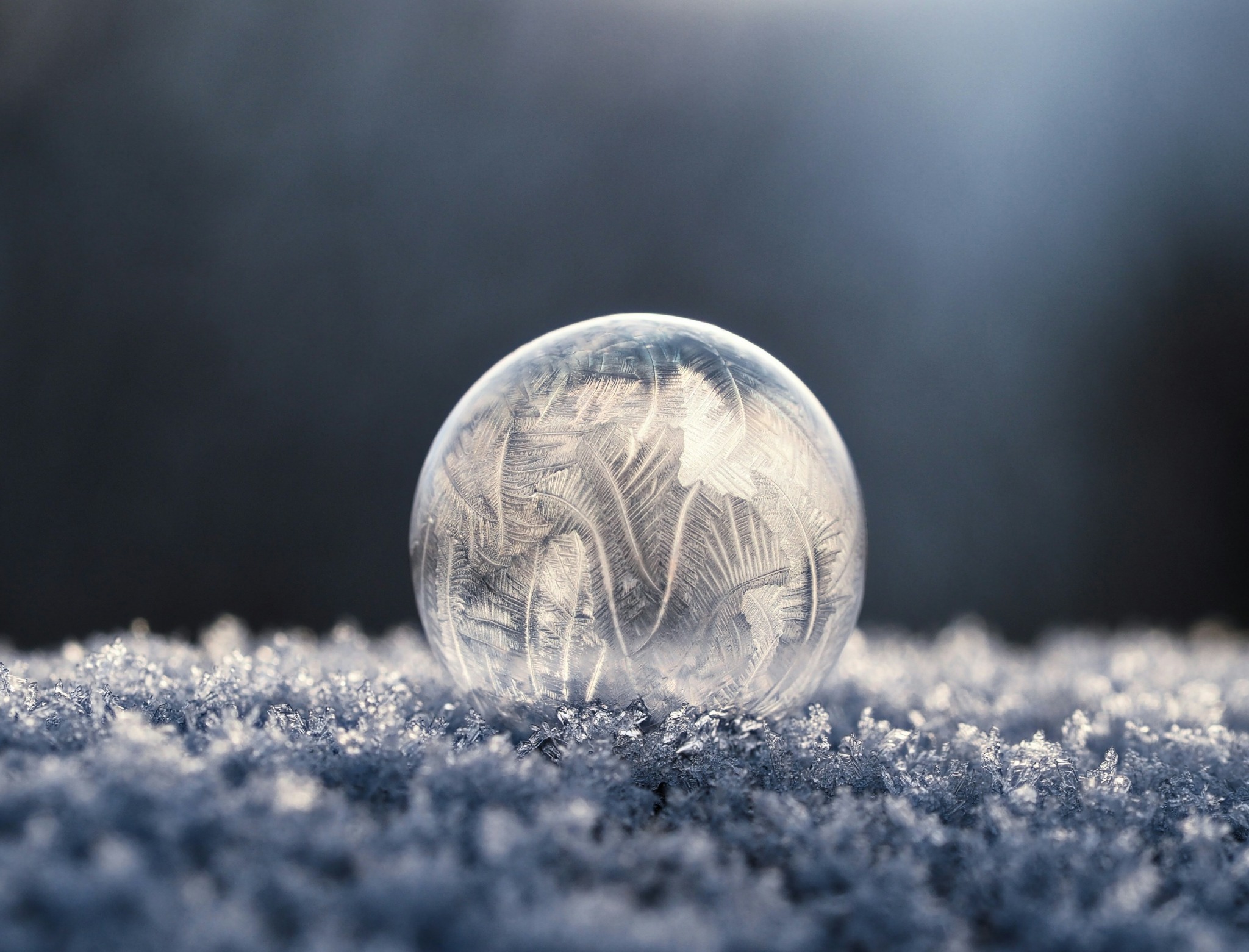 Frozen bubble crystal patterns