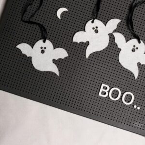 Ghosts decor boo sign