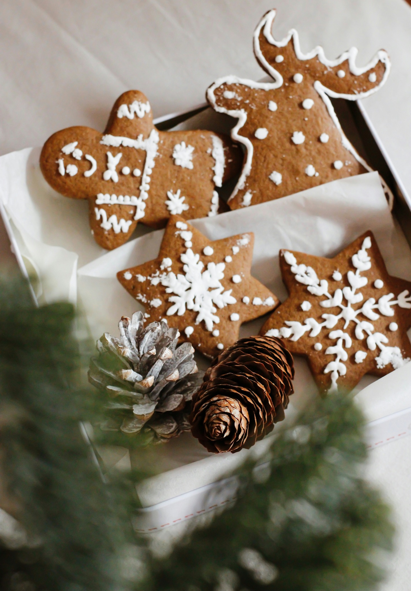 Gingerbread cookies in christmas setting