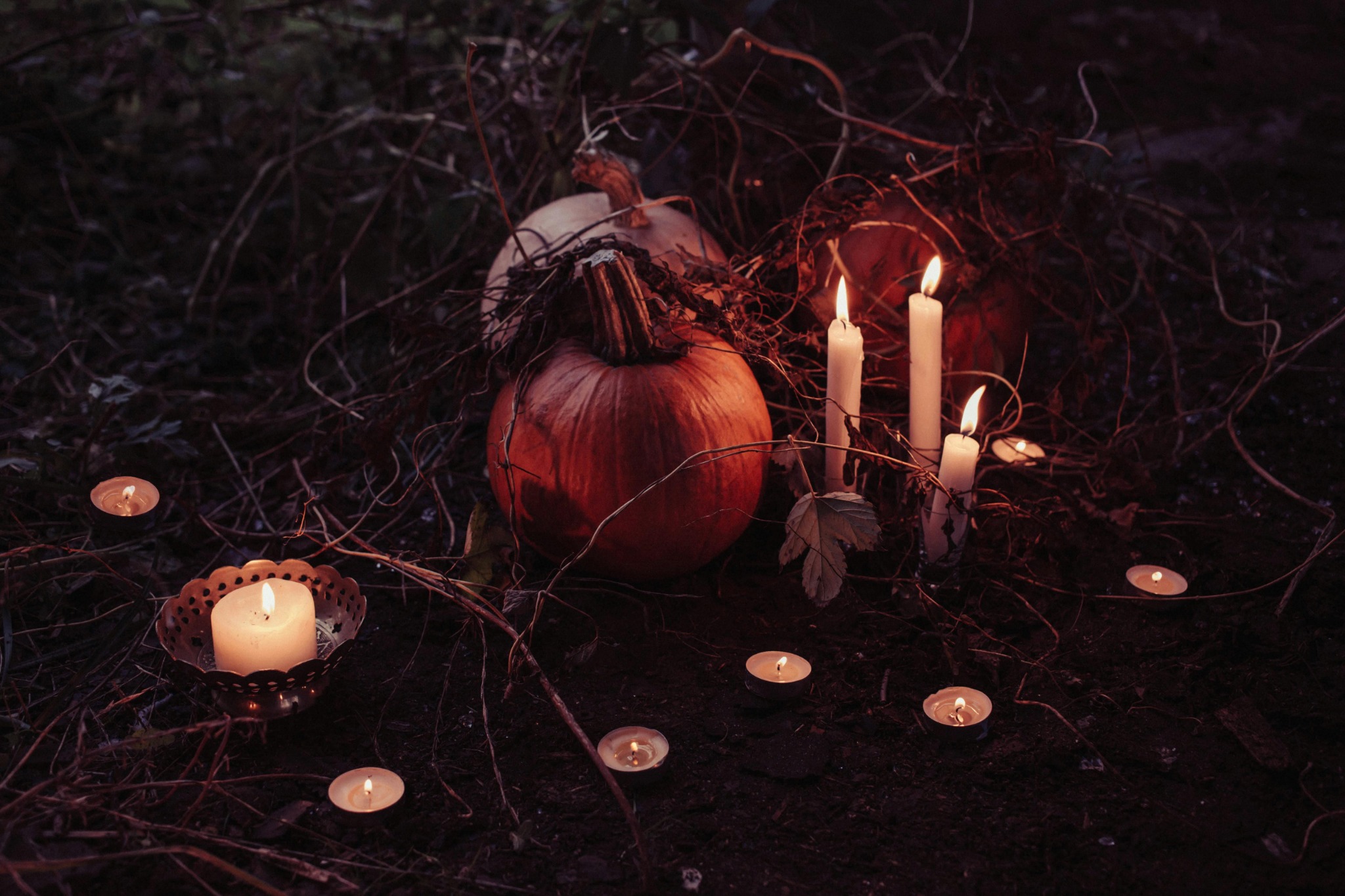 Halloween candles pumpkin dark