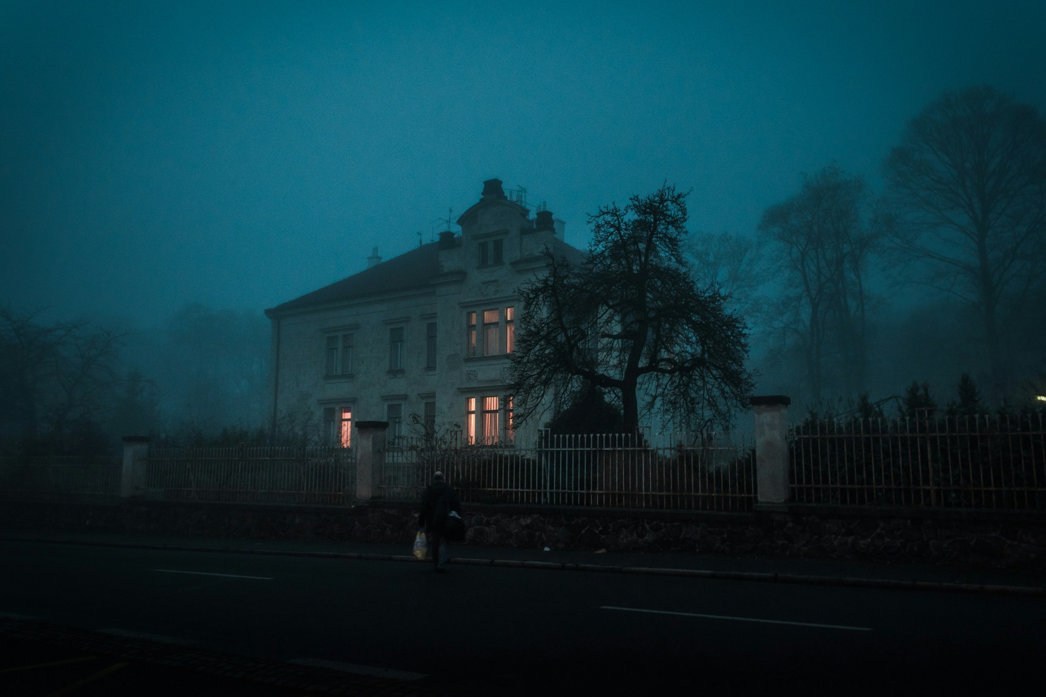 Misty mansion nightfall
