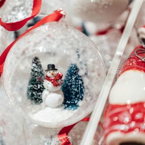 Snow globe santa decoration red ribbon