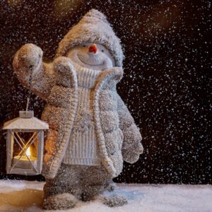 Snowman lantern snowfall