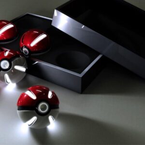 Red pokeballs open box wallpaper