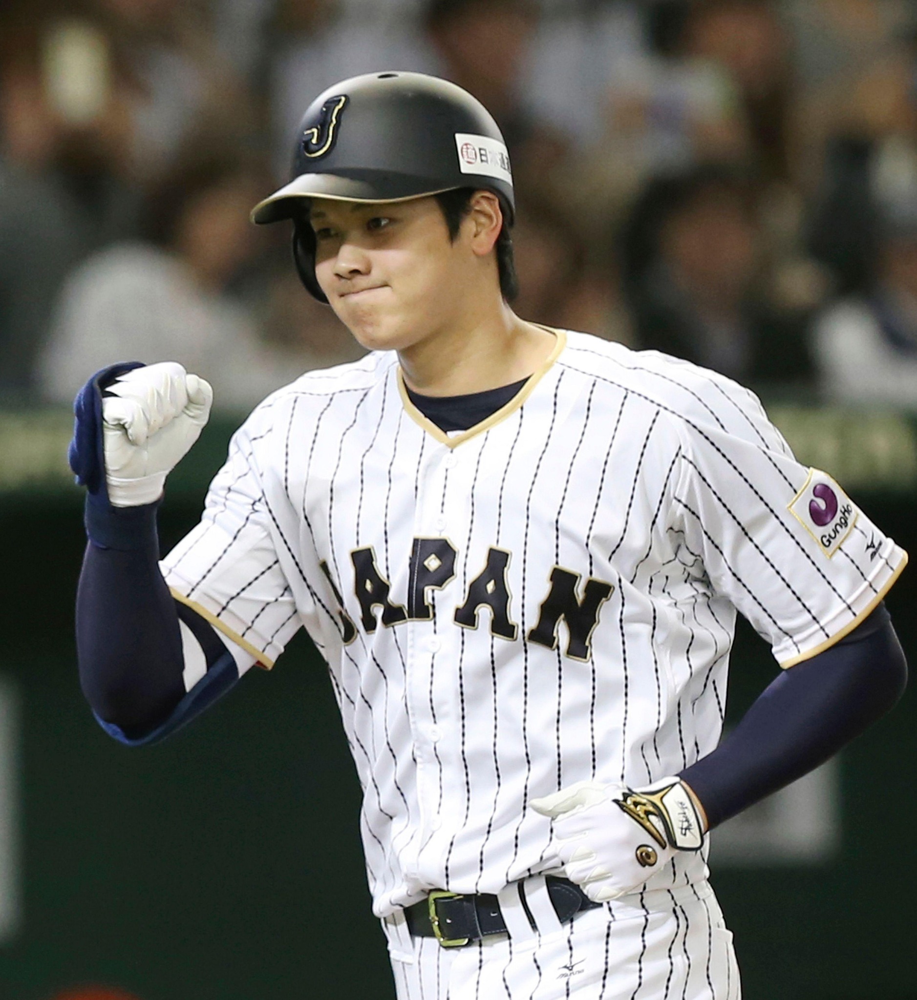 Shohei ohtani nipponham fighters follow through