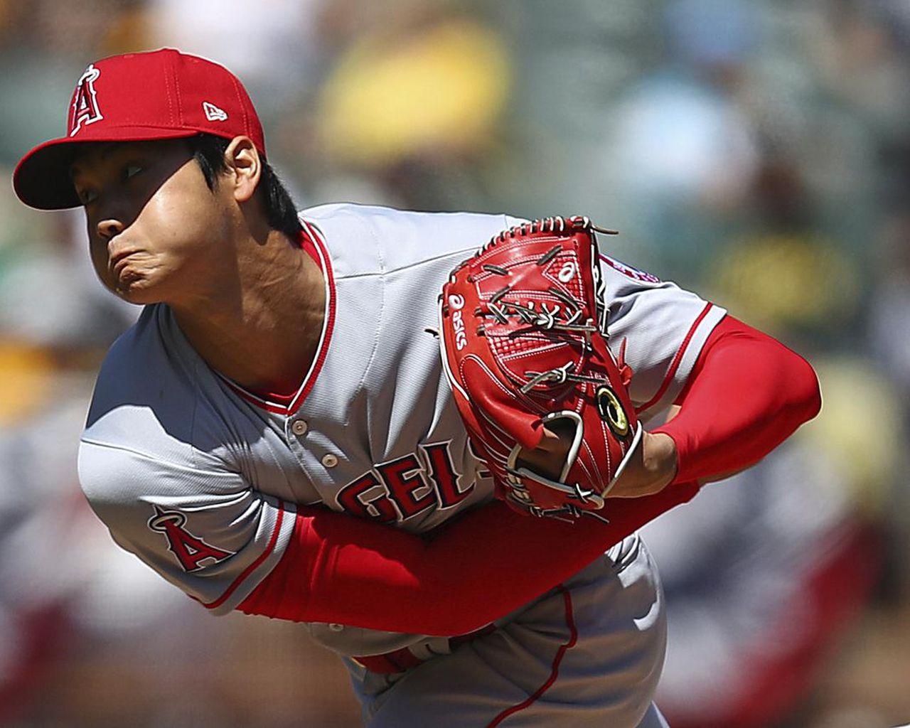 Shohei ohtani pitch closeup