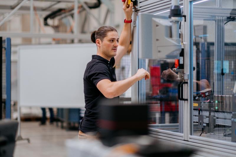 How AI is helping Siemens and thyssenkrupp bridge skilling gaps in manufacturing - Source EMEA