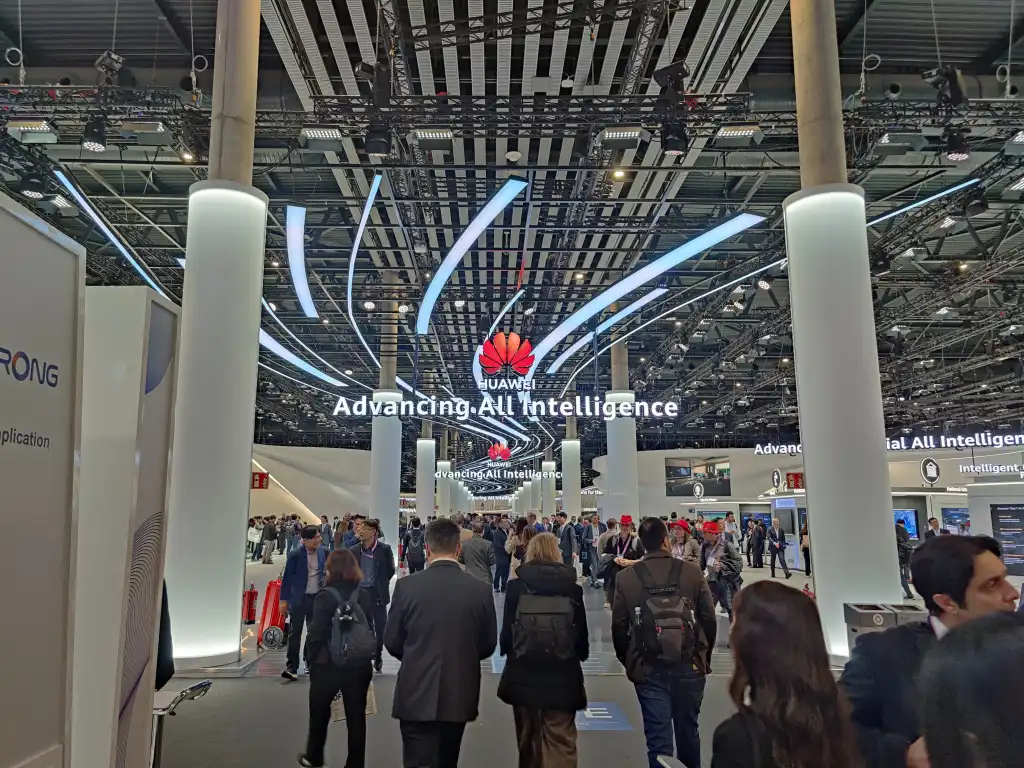 pabellón de Huawei en el MWC 2026